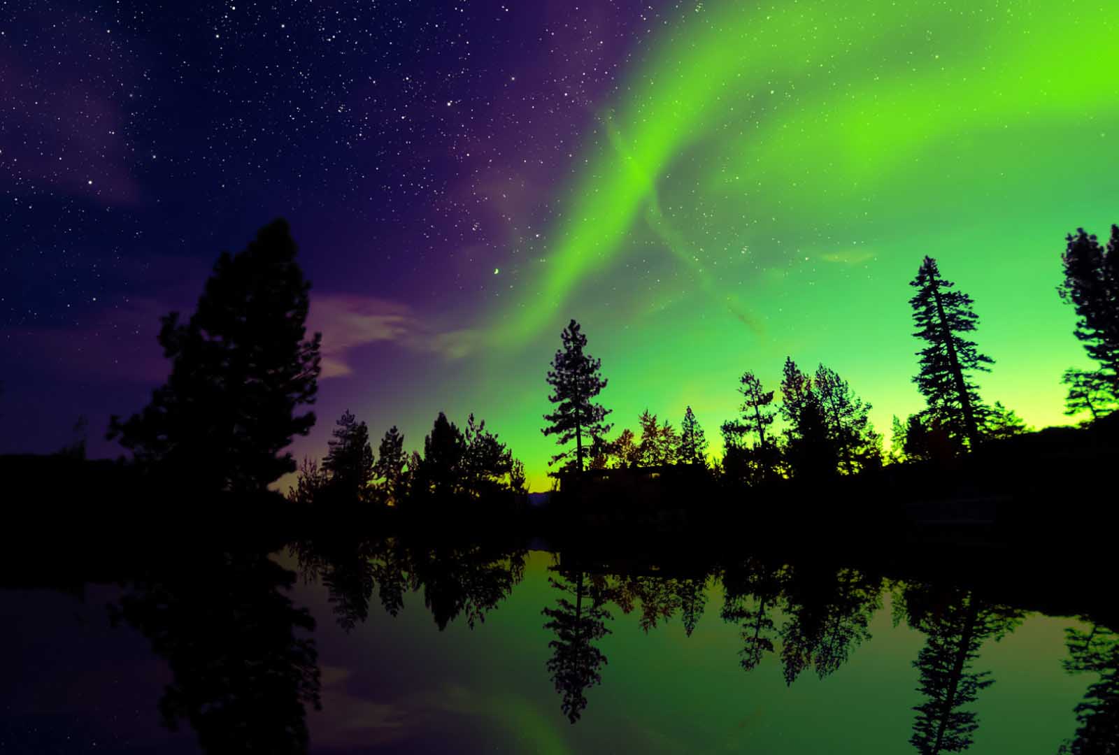 where to see the northern lights in Canada northern skies