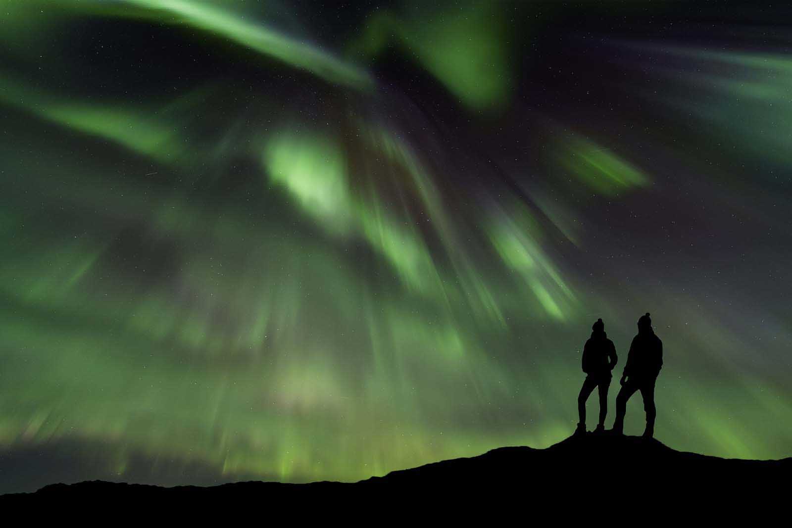 where to see the northern lights in Canada packages