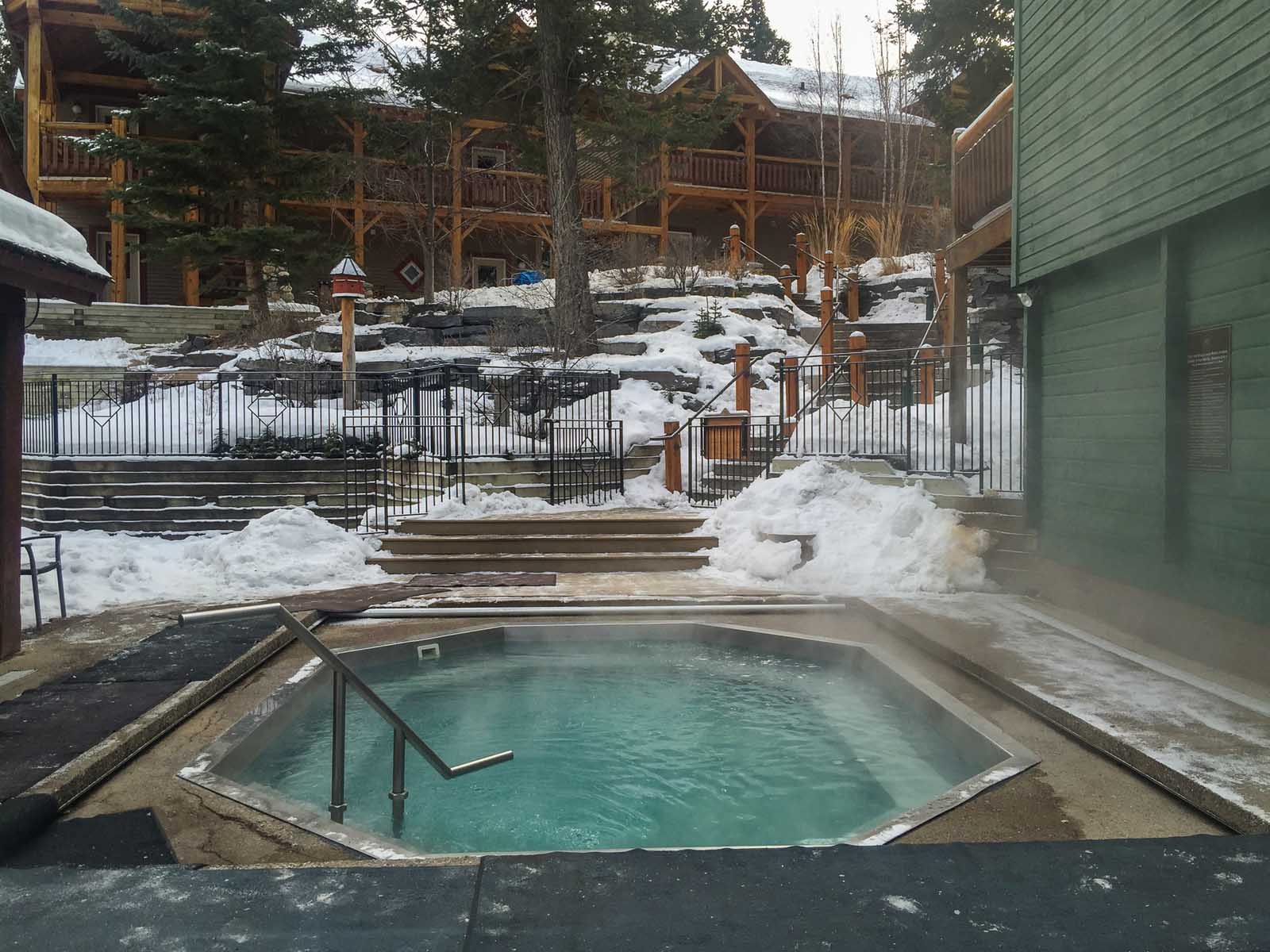 buffalo mountain lodge places to stay in banff canada