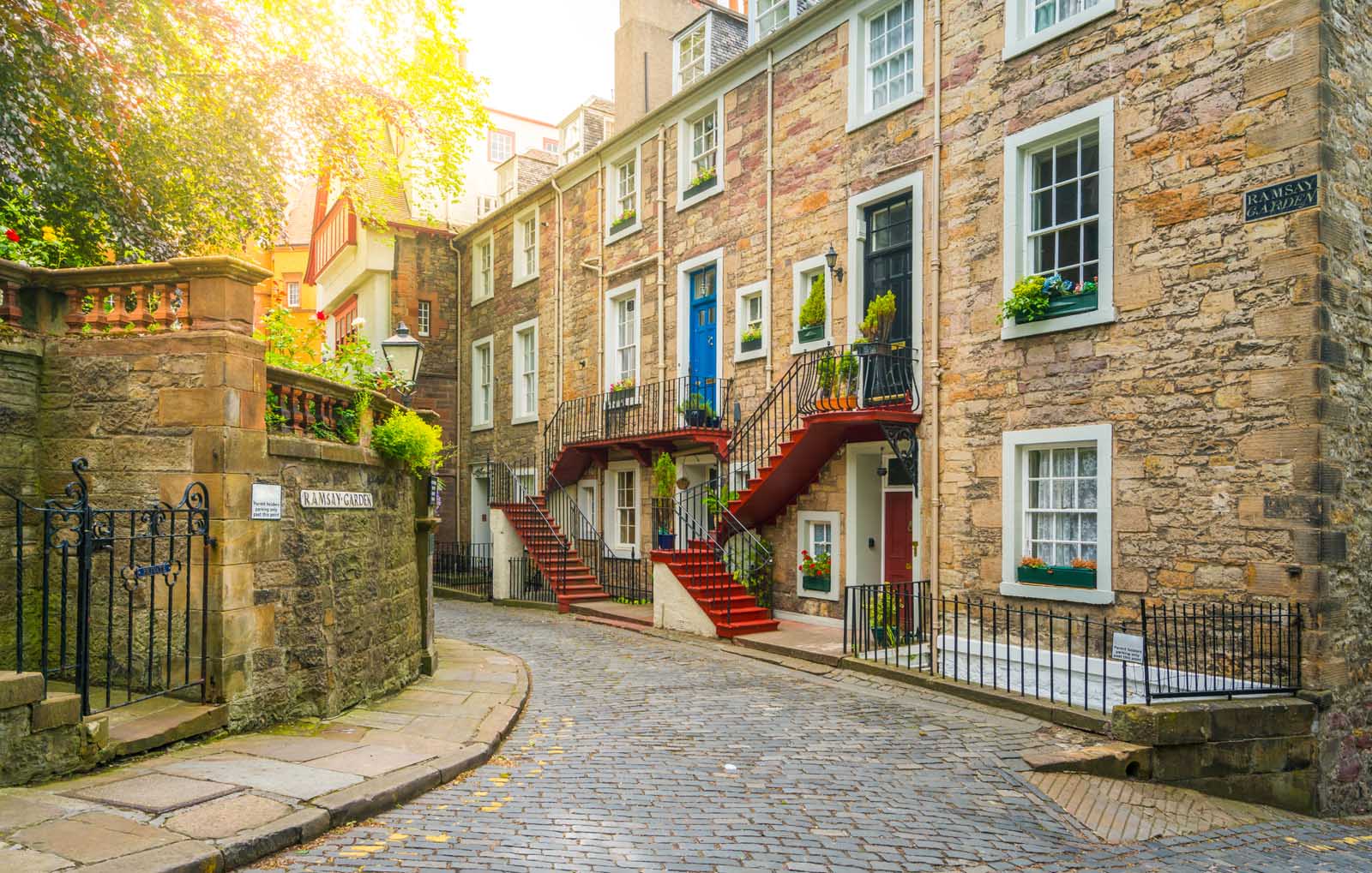 Street view of old town area of Edinburgh