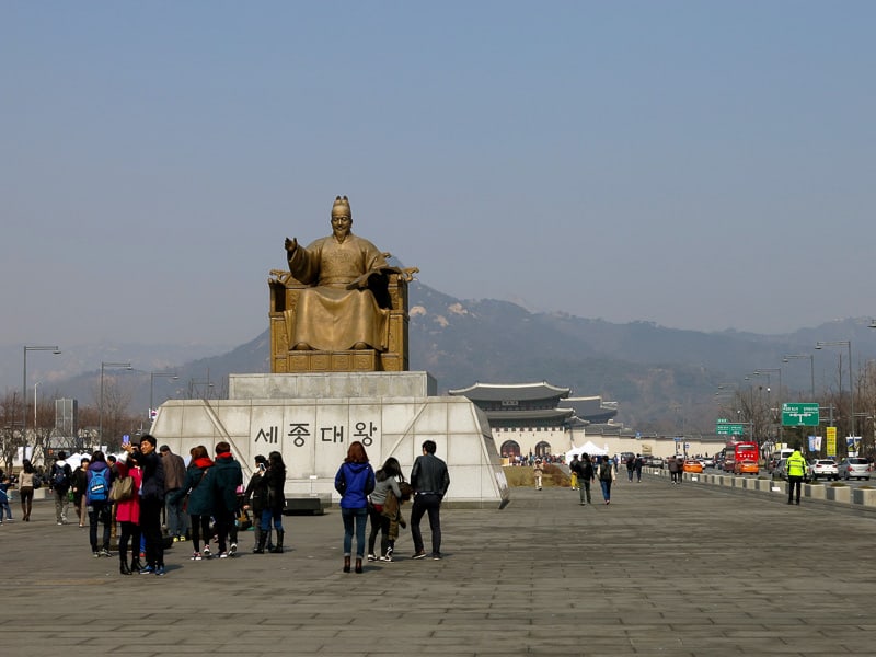 Where to stay in Seoul statue