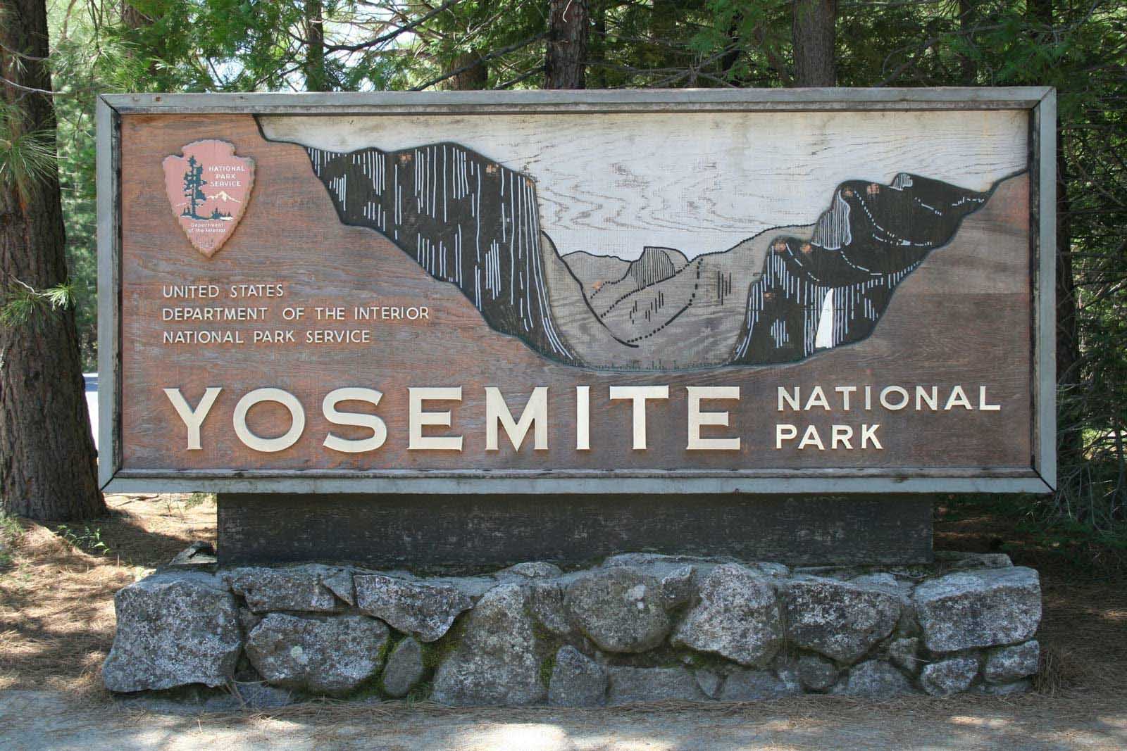 where to stay in yosemite national park sign